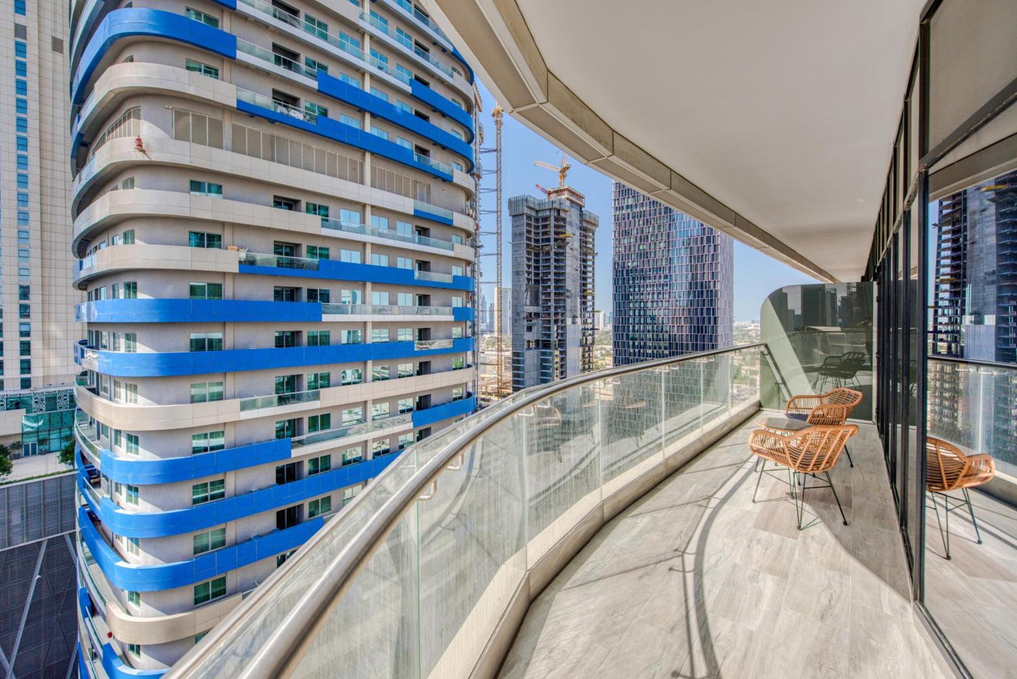 Appartement Rh- Downtown Oasis, Spacious 01 Bedroom In Downtown Near Mall *